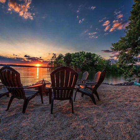 Lake Norman Hideaway Мурсвилл Экстерьер фото