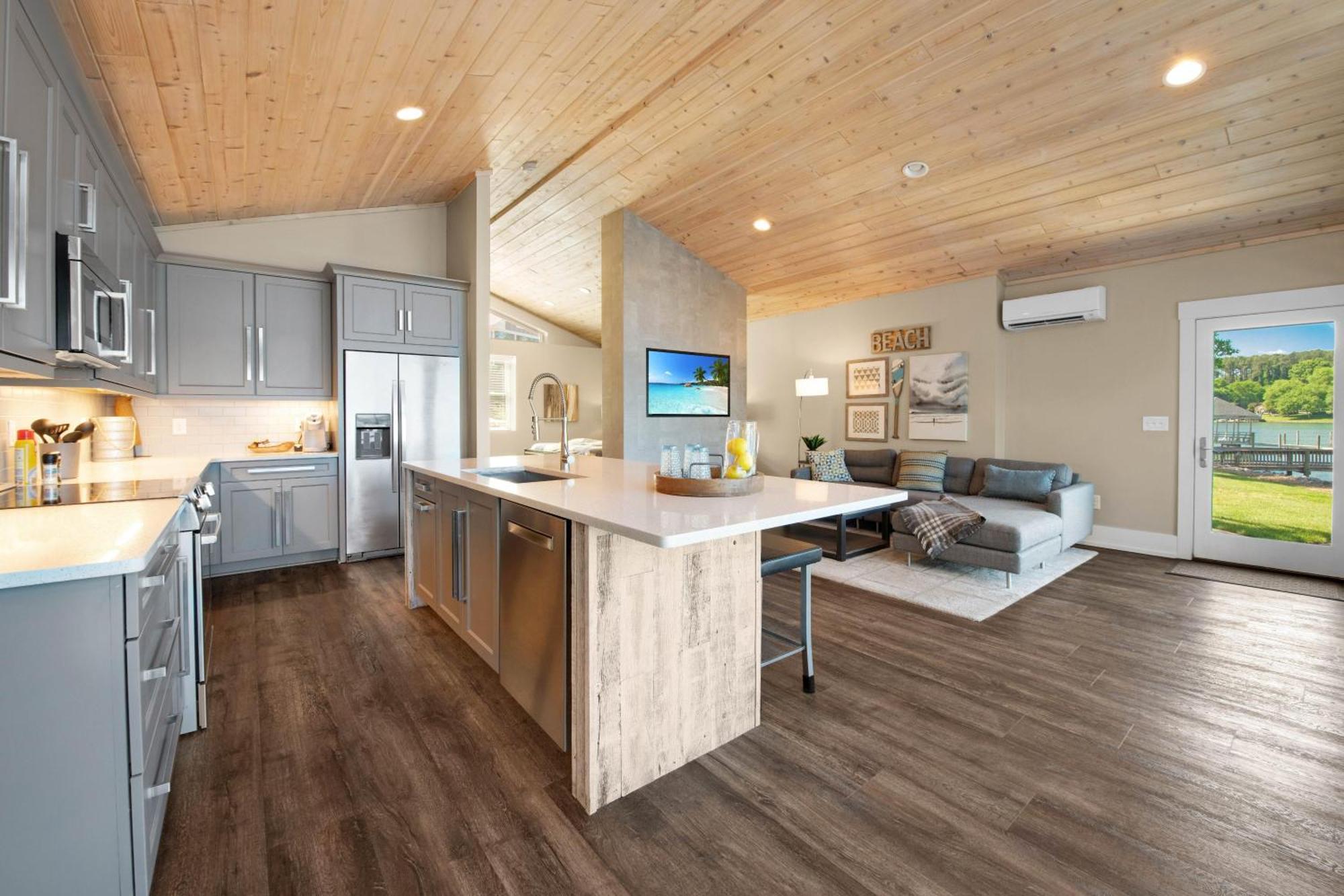 Lake Norman Hideaway Мурсвилл Экстерьер фото
